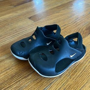 Nike Toddler Sandals Size 9